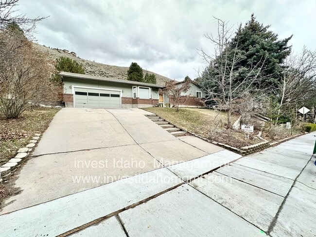 5598 N Collister Dr in Boise, ID - Building Photo - Building Photo