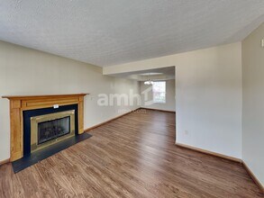 115 Grove Run Rd in Commercial Point, OH - Foto de edificio - Building Photo