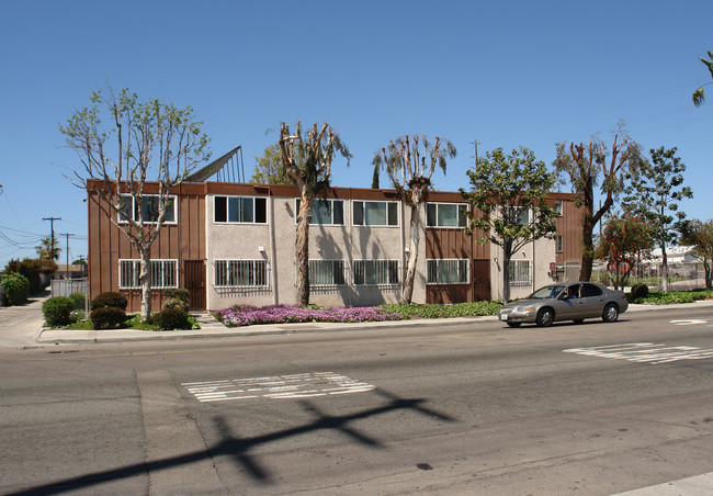 Delta Manor Apartments in San Diego, CA - Building Photo - Building Photo