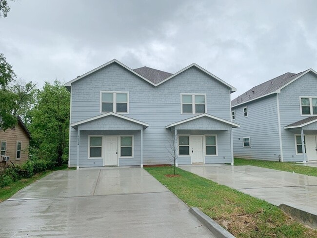 property at 9026 Everglade
