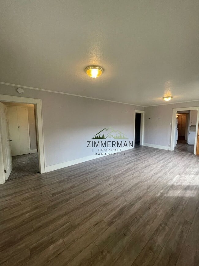 2421 Kincaid St in Eugene, OR - Building Photo - Building Photo