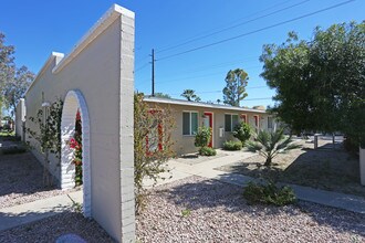 Coronado Patio Homes in Scottsdale, AZ - Foto de edificio - Building Photo