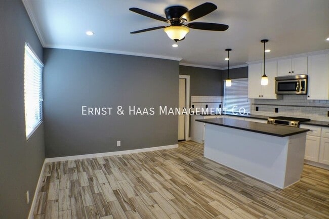 2355 W Lincoln St in Long Beach, CA - Building Photo - Building Photo