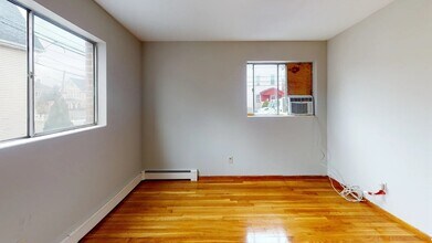 78-80-80 Harvard St in Waltham, MA - Building Photo - Building Photo