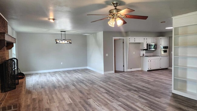 201 Riverside Pl in Guthrie, OK - Building Photo - Building Photo