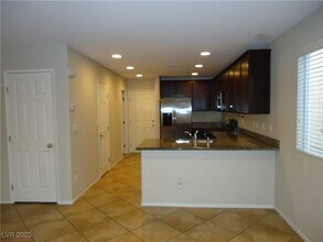 8954 Fox Season Ave in Las Vegas, NV - Building Photo - Building Photo