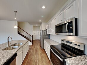 520 Slew Dr in Holly Springs, GA - Foto de edificio - Building Photo