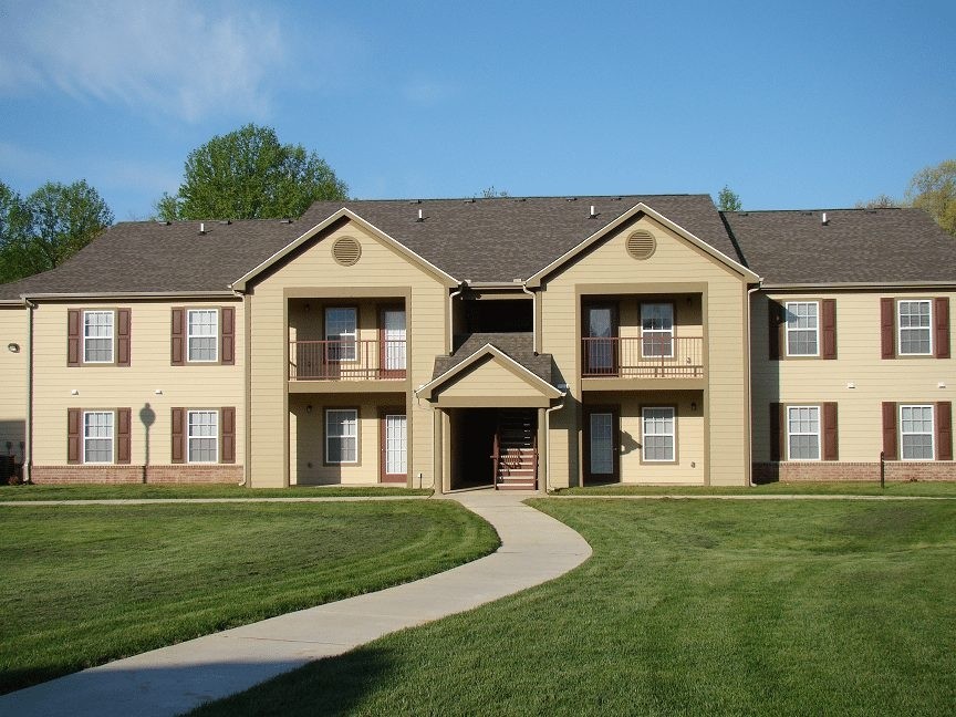 Cane Creek Apartments in Cookeville, TN - Building Photo