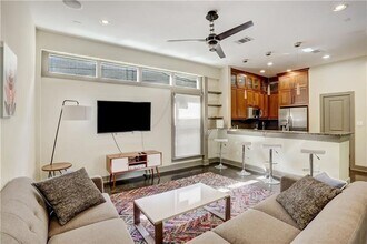 602 W N Loop Blvd in Austin, TX - Building Photo - Building Photo