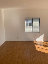 1915 Warfield Ave, Unit 4 in Redondo Beach, CA - Foto de edificio - Building Photo