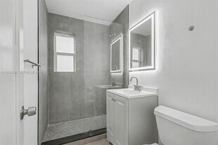 9160 NE 8th Ave in Miami Shores, FL - Building Photo