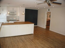 2849 S Fairview St, Unit D in Santa Ana, CA - Building Photo