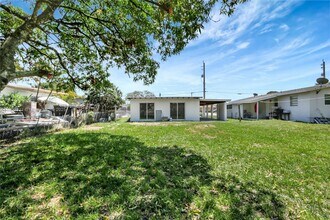 2501 NW 21st St in Fort Lauderdale, FL - Building Photo - Building Photo