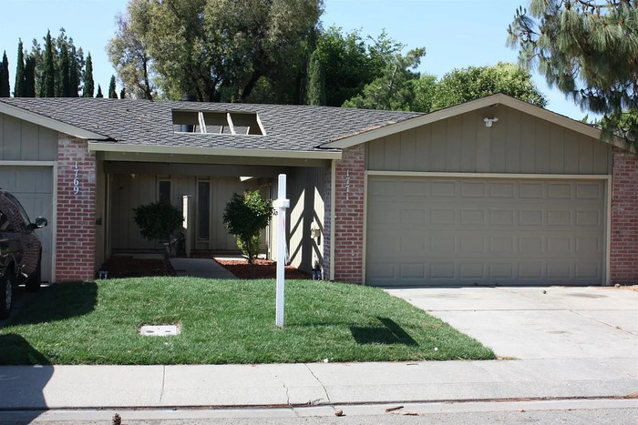 1769 Silver Creek Cir in Stockton, CA - Building Photo