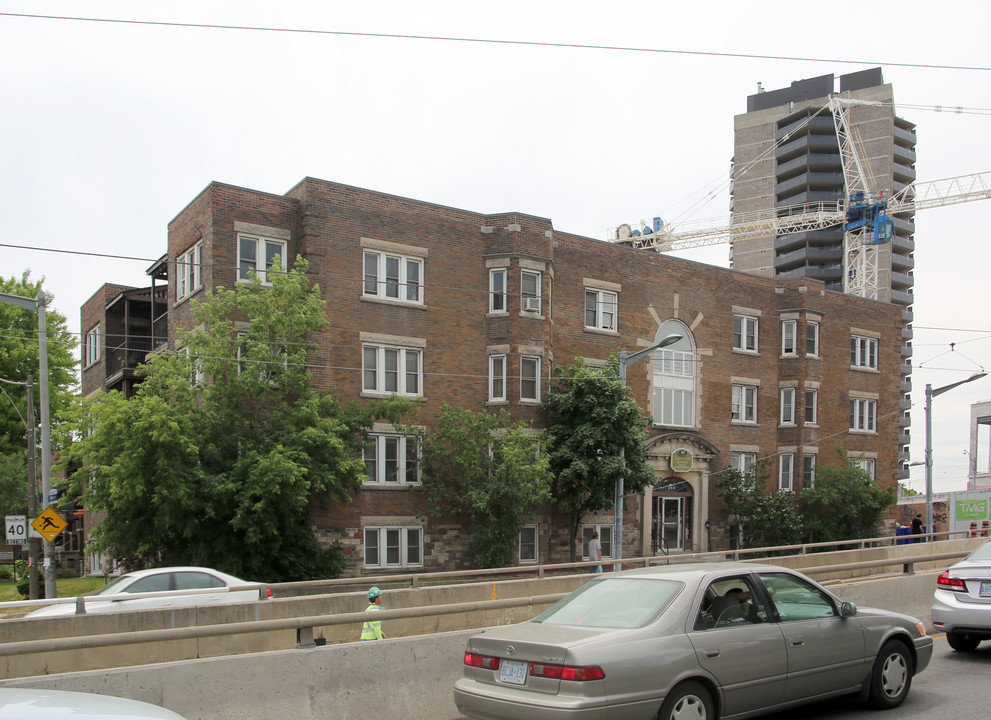 Alvaro S. Vidal Apartments in Toronto, ON - Building Photo