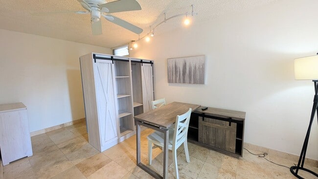 249 Kapili St in Honolulu, HI - Building Photo - Building Photo