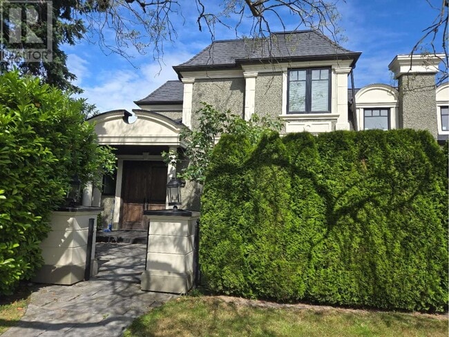 3431 Lamond Ave in Richmond, BC - Building Photo - Building Photo