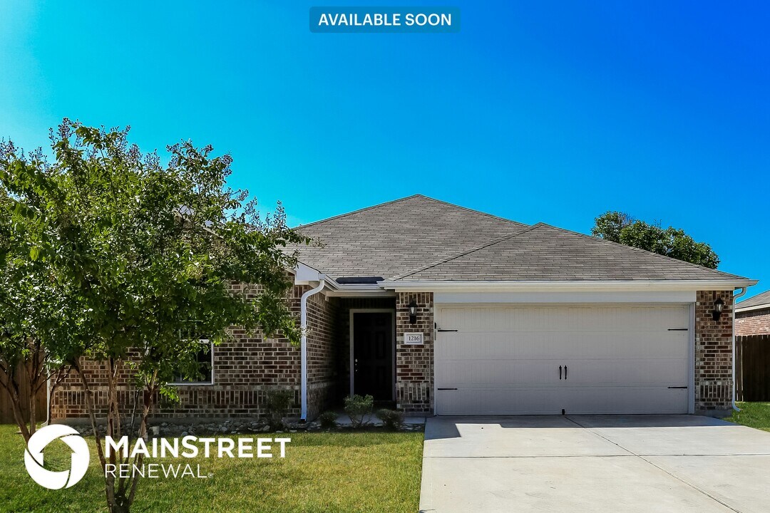 1216 Timberview Dr in Hutchins, TX - Building Photo