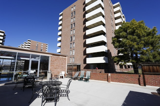 Da Vinci Apartments