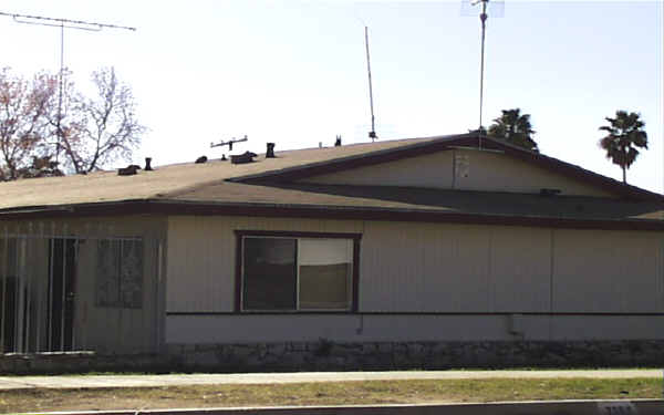 2085 Sunrise Ln in San Bernardino, CA - Foto de edificio