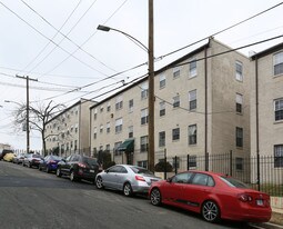 5-29 46th St SE in Washington, DC - Building Photo