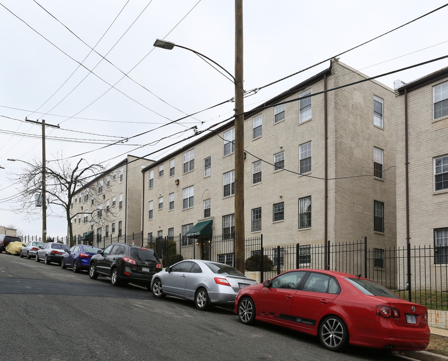 5-29 46th St SE in Washington, DC - Building Photo