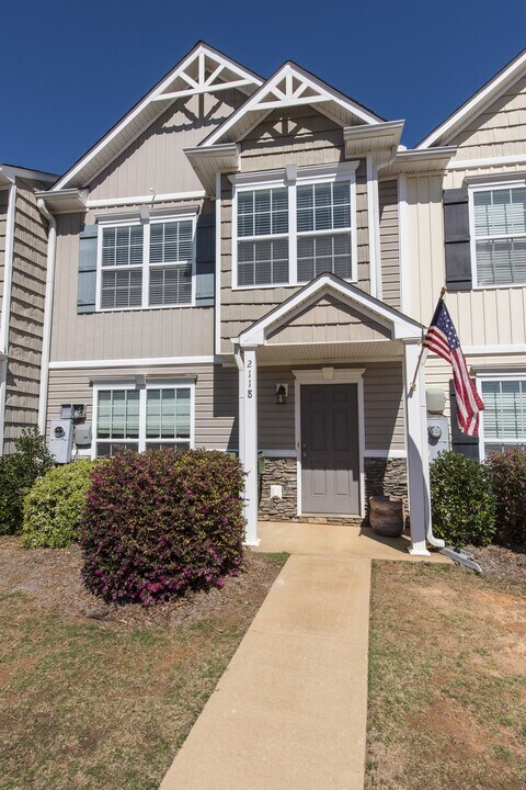 2118 Winding Oak Dr in Opelika, AL - Building Photo