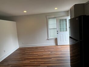 116 Daisy Ln, Unit Carriage House apartment in Charlottesville, VA - Foto de edificio - Building Photo