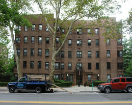 160 E Hartsdale Ave Apartments