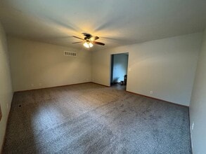 5005 Meredeth St in Lincoln, NE - Building Photo - Building Photo