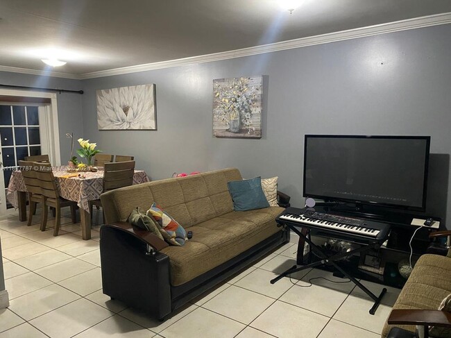 19319 NW 54th Ct in Miami Gardens, FL - Building Photo - Building Photo