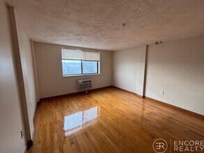 1110 Commonwealth Ave in Boston, MA - Building Photo - Building Photo