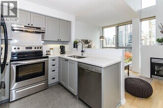 1238 Richards St in Vancouver, BC - Building Photo - Building Photo