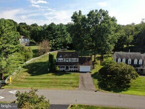 1345 Carpers Farm Way in Vienna, VA - Building Photo - Building Photo