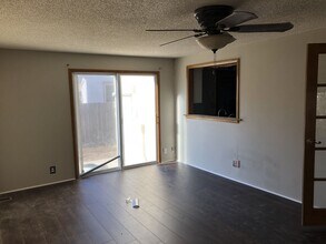 1421 Willow Rd in Newton, KS - Building Photo - Building Photo