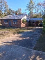 1020 Peachtree St in Louisville, GA - Building Photo