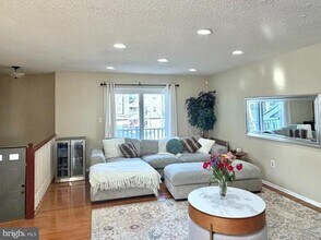 2 HALSTEAD Pl in Princeton, NJ - Building Photo - Building Photo