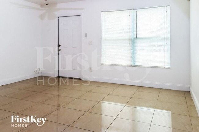 2932 Giuliano Ave in Lake Worth Beach, FL - Building Photo - Building Photo