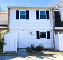 909 Westminster Ln in Virginia Beach, VA - Building Photo