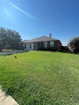 3504 Columbus St in Gainesville, TX - Building Photo