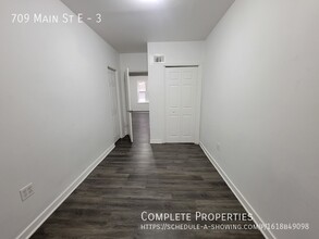 709 Main St E in Hamilton, ON - Building Photo - Building Photo