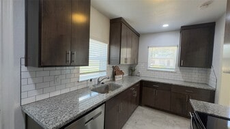 2228 Centennial St in Liberty, TX - Building Photo