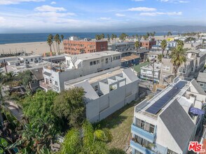 21 1/2 Wavecrest Ave in Los Angeles, CA - Building Photo - Building Photo