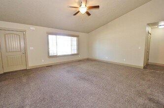 1161 Kaetzel Way in Emmett, ID - Building Photo - Building Photo
