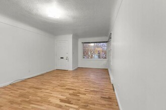 6614 E Burnside St in Portland, OR - Building Photo - Building Photo