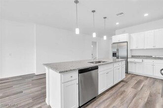 198 Arch Dr in Rotonda West, FL - Building Photo - Building Photo