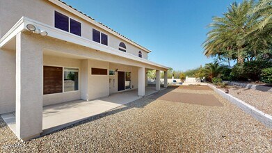 6434 W Honeysuckle Dr in Phoenix, AZ - Foto de edificio - Building Photo