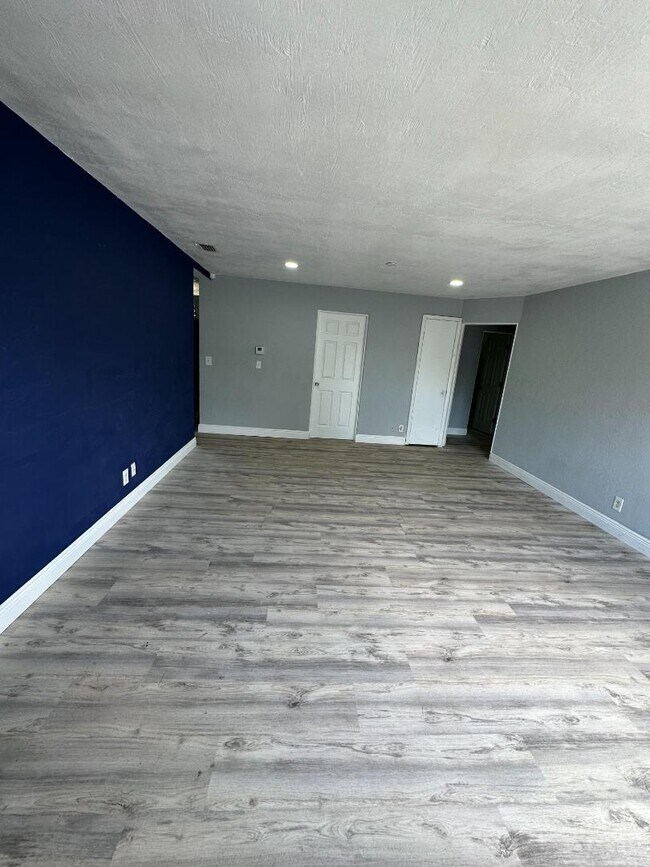 727 Essex Rd in Daytona Beach, FL - Building Photo - Building Photo