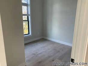 157 Everett St in Boston, MA - Building Photo - Building Photo