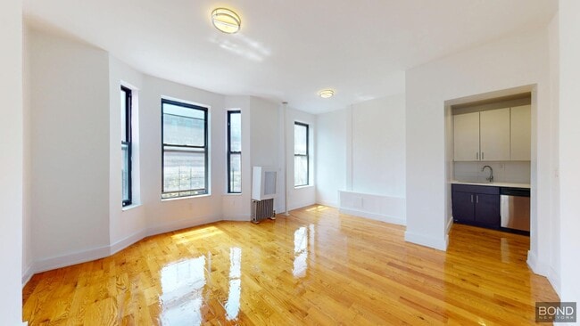 property at 17 W 125th St